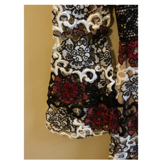 Monique Lhuillier Red and White Floral Dress - Picture 5 of 7